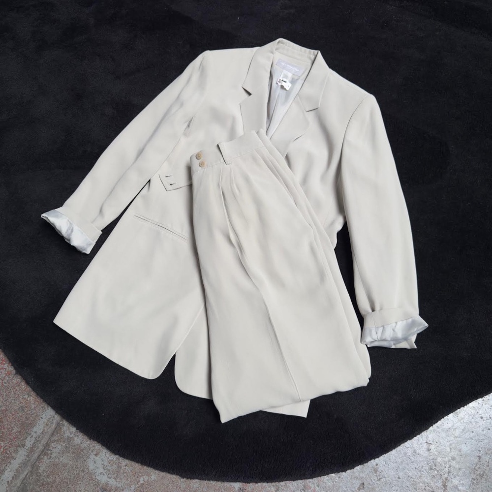 Elegant Cream Women's Blazer and Pants Set